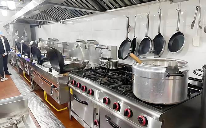 別墅廚房設(shè)計(jì)趨勢(shì)：豪華與實(shí)用的完美結(jié)合